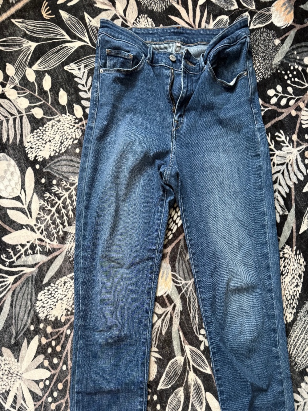 Levi Skinny Capri Jeans Denim. Mid Rise Set of 2. Size 10 / 30 inch waist